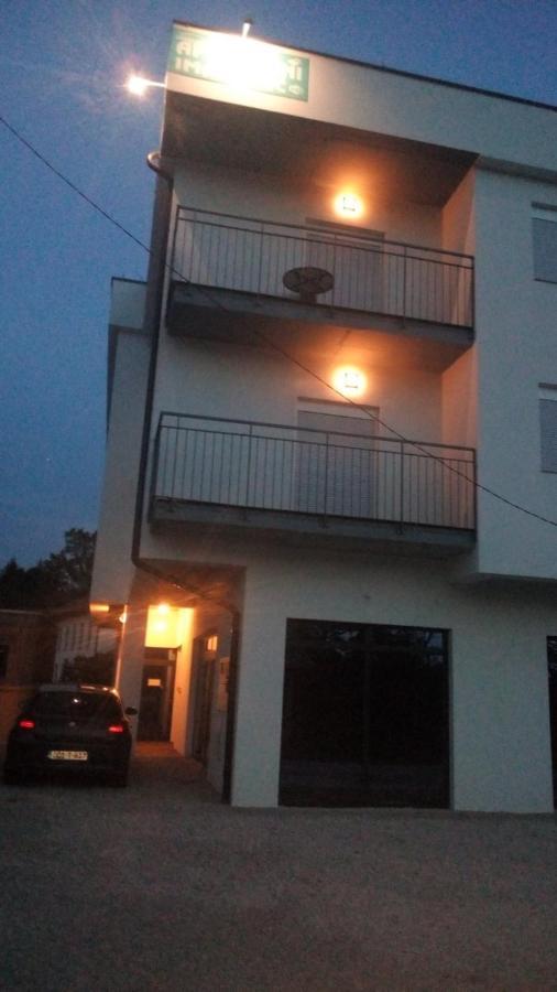 Dubrave Gornje Apartmani Imamovic מראה חיצוני תמונה
